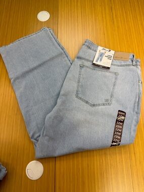 Seven7 Women's Plus High Rise Fitted Waist Loose Fit Straight Jean 22W